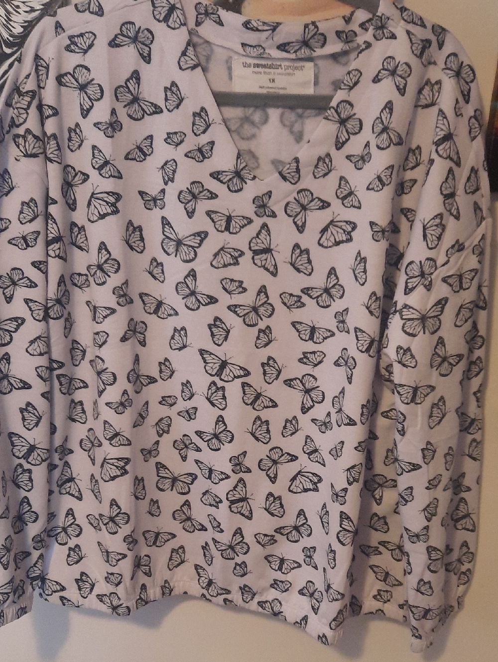 Butterfly Print V-Neck Long Sleeve Top - White And Navy
